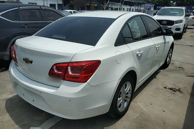 Used Chevrolet Cruze 2015 1.5L Classic SE AT Rear Right 45 Deg