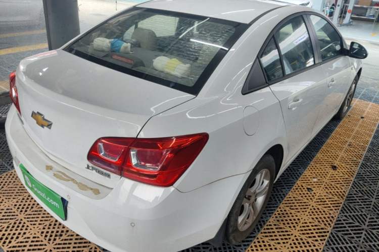 Used Chevrolet Cruze 2015 1.5L Classic SE AT Rear Right 45 Deg