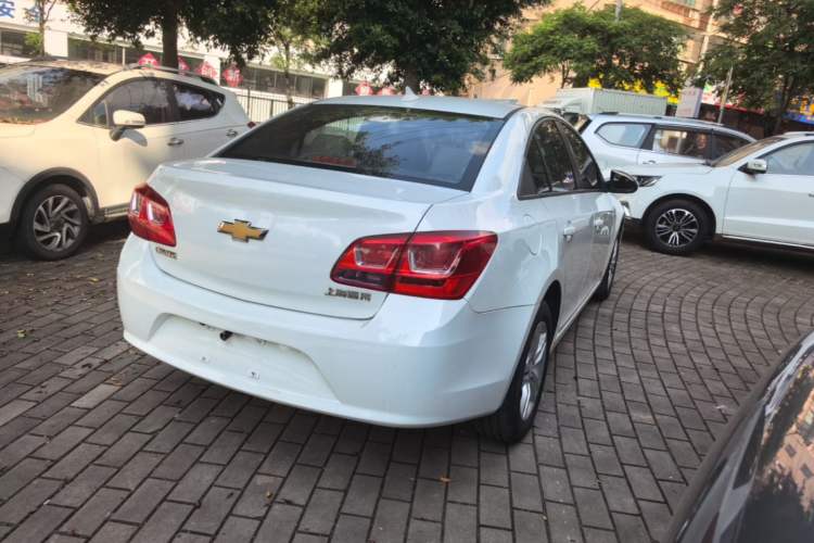 Used Chevrolet Cruze 2015 1.5L Classic SE MT Rear Right 45 Deg