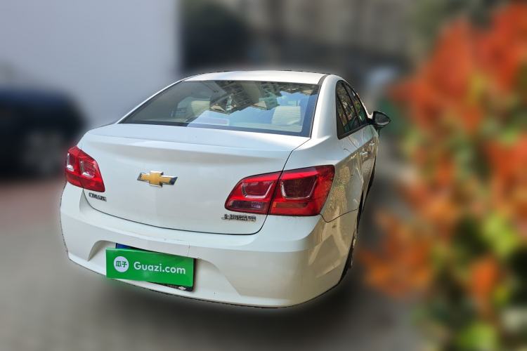 Used Chevrolet Cruze 2015 1.5L Classic SE MT Rear Right 45 Deg