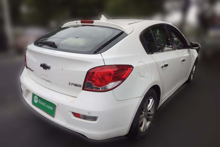 Used Chevrolet Cruze 2015 Hatchback 1.6L Automatic Comfort Edition Rear Right 45 Deg