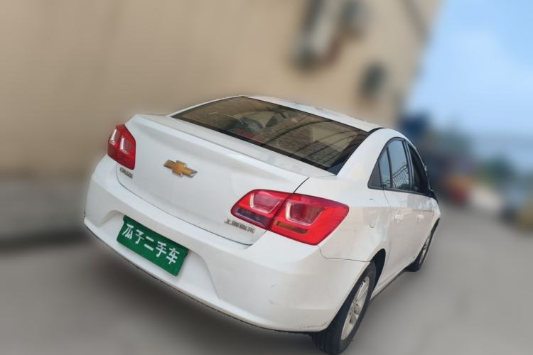 Used Chevrolet Cruze 2015 1.5L Classic SE MT Rear Right 45 Deg