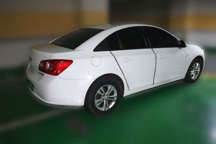 Used Chevrolet Cruze 2015 1.5L Classic SE AT Rear Right 45 Deg