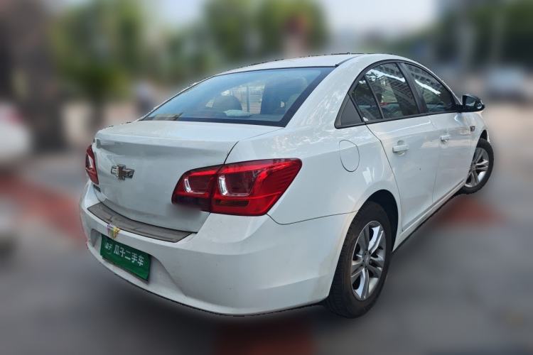 Used Chevrolet Cruze 2015 1.5L Classic SE MT Rear Right 45 Deg