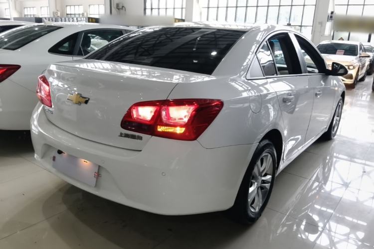 Used Chevrolet Cruze 2015 1.5L Classic SE AT Rear Right 45 Deg