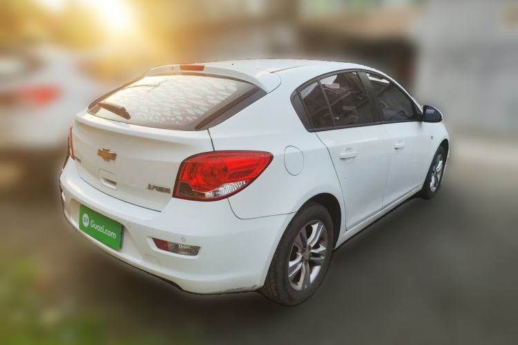 Used Chevrolet Cruze 2015 Hatchback 1.6L Automatic Comfort Edition Rear Right 45 Deg