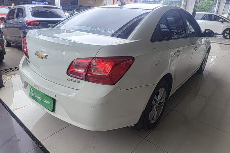 Used Chevrolet Cruze 2015 1.5L Classic SE AT Rear Right 45 Deg