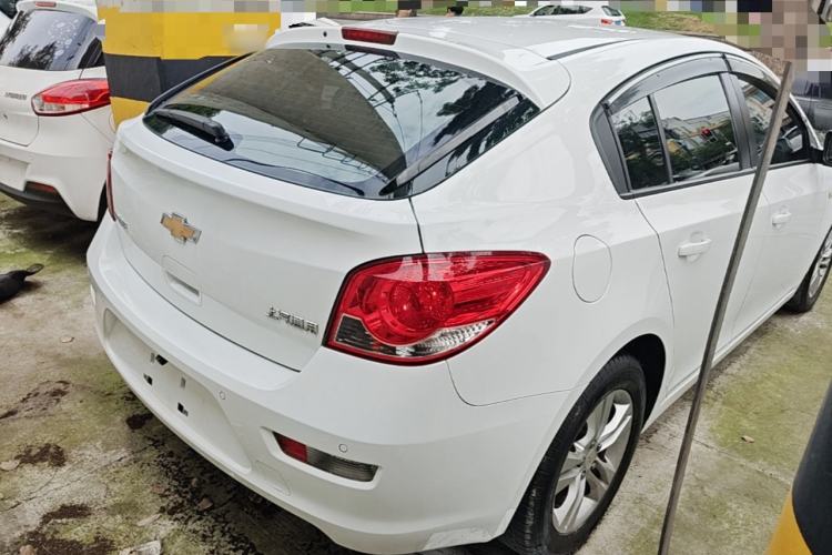 Used Chevrolet Cruze 2015 Hatchback 1.6L Automatic Comfort Edition Rear Right 45 Deg