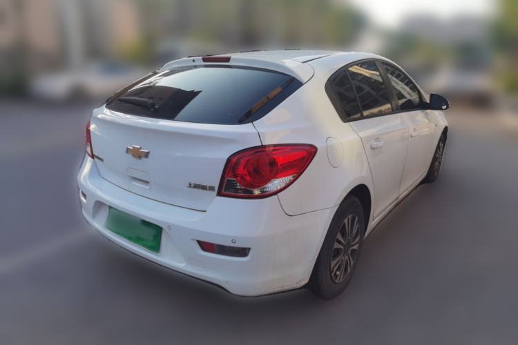 Used Chevrolet Cruze 2015 Hatchback 1.6L Manual Comfort Edition Rear Right 45 Deg