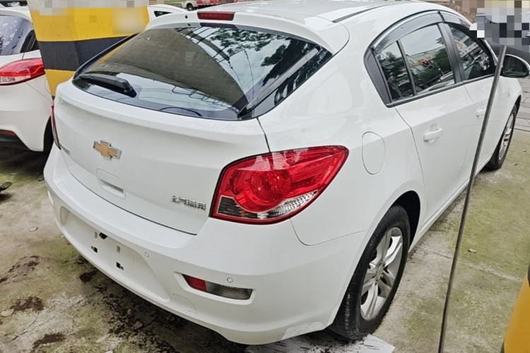 Used Chevrolet Cruze 2015 Hatchback 1.6L Automatic Comfort Edition Rear