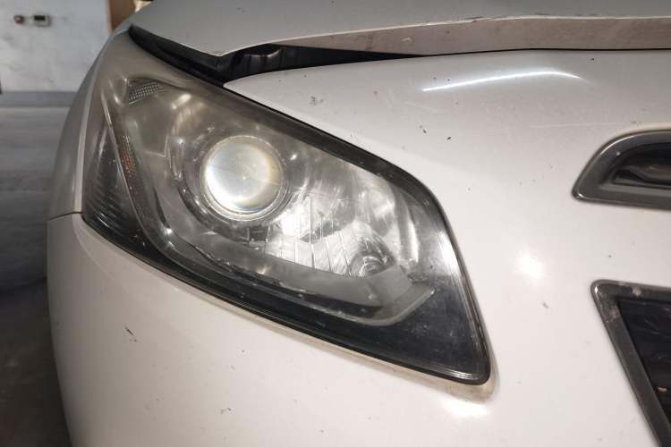 Used Chevrolet Cruze 2015 1.5L Classic SL MT Right Front Headlight