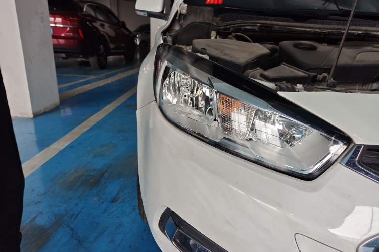 Used Chevrolet Cruze 2015 1.5L Manual Elite Edition Right Front Headlight