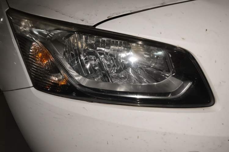 Used Chevrolet Cruze 2015 1.5L Classic SE MT Right Front Headlight