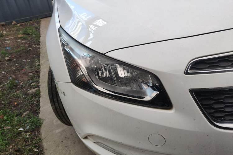 Used Chevrolet Cruze 2015 1.5L Classic SE MT Right Front Headlight