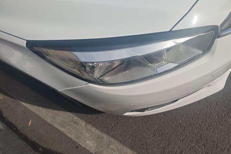 Used Chevrolet Cruze 2015 1.5L Automatic Luxury Edition Right Front Headlight