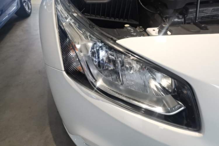 Used Chevrolet Cruze 2015 1.5L Classic SE AT Right Front Headlight