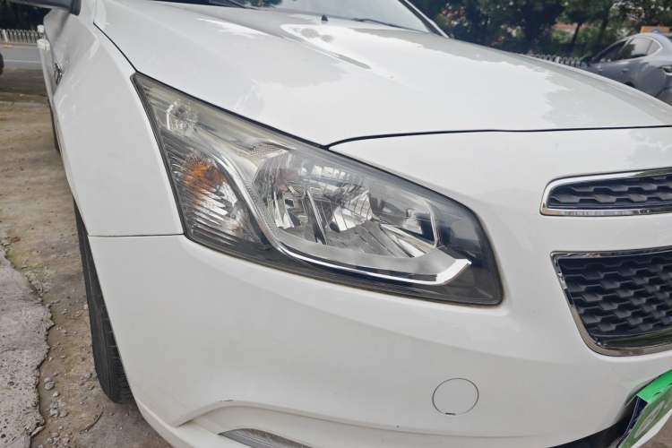 Used Chevrolet Cruze 2015 1.5L Classic SE MT Right Front Headlight