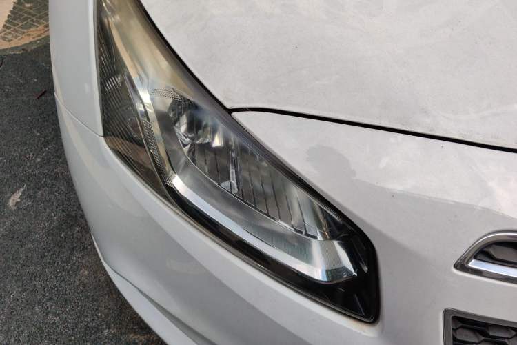 Used Chevrolet Cruze 2015 1.5L Classic SE MT Right Front Headlight