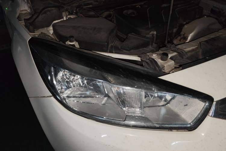 Used Chevrolet Cruze 2015 1.5L Automatic Luxury Edition Right Front Headlight