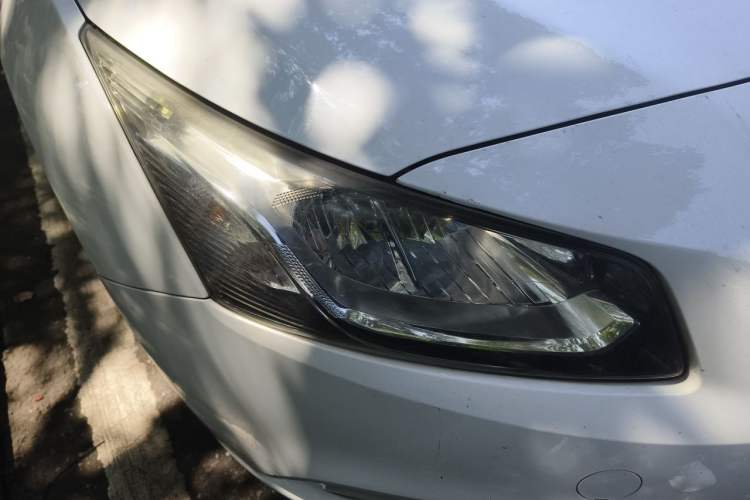 Used Chevrolet Cruze 2015 1.5L Classic SE MT Right Front Headlight