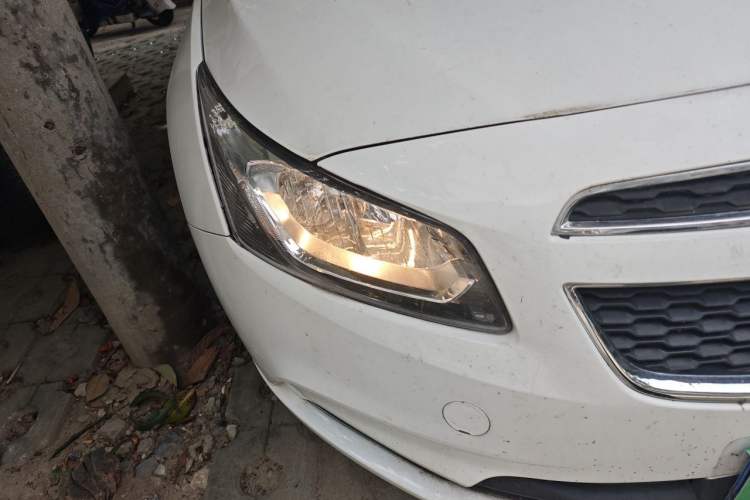 Used Chevrolet Cruze 2015 1.5L Classic SL MT Right Front Headlight