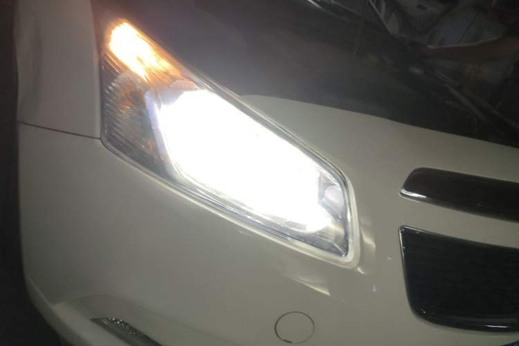 Used Chevrolet Cruze 2015 1.5L Classic SE MT Right Front Headlight