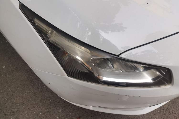 Used Chevrolet Cruze 2015 1.5L Classic SL MT Right Front Headlight