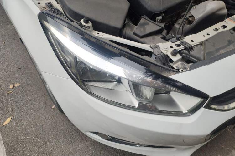 Used Chevrolet Cruze 2015 1.5L Automatic Luxury Edition Right Front Headlight