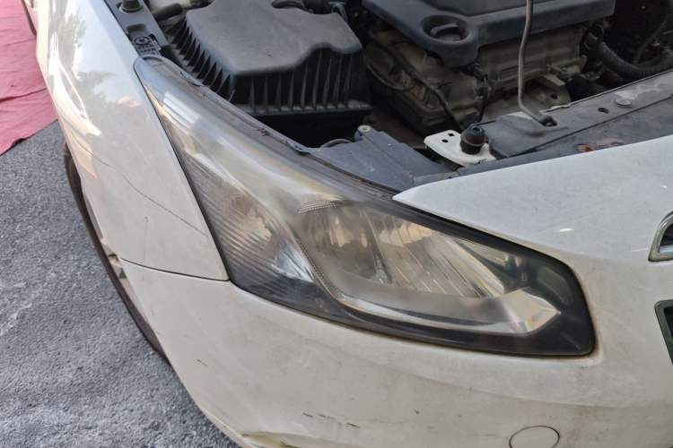 Used Chevrolet Cruze 2015 1.5L Classic SE MT Right Front Headlight