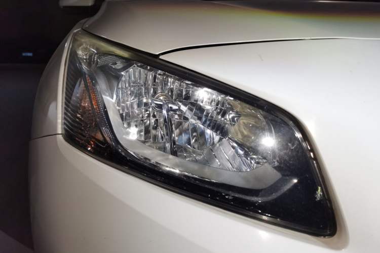 Used Chevrolet Cruze 2015 1.5L Classic SL MT Right Front Headlight