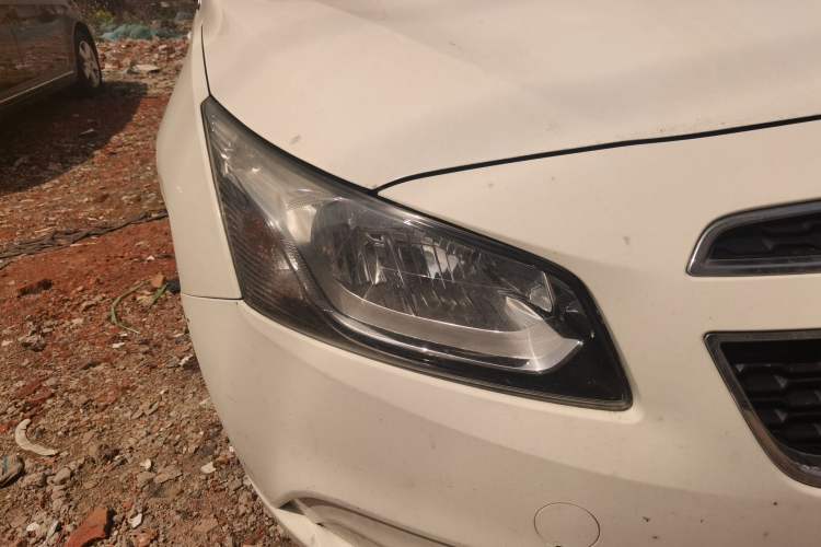 Used Chevrolet Cruze 2015 1.5L Classic SE MT Right Front Headlight