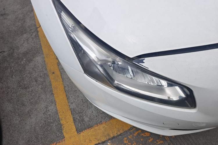 Used Chevrolet Cruze 2015 1.5L Classic SL MT Right Front Headlight