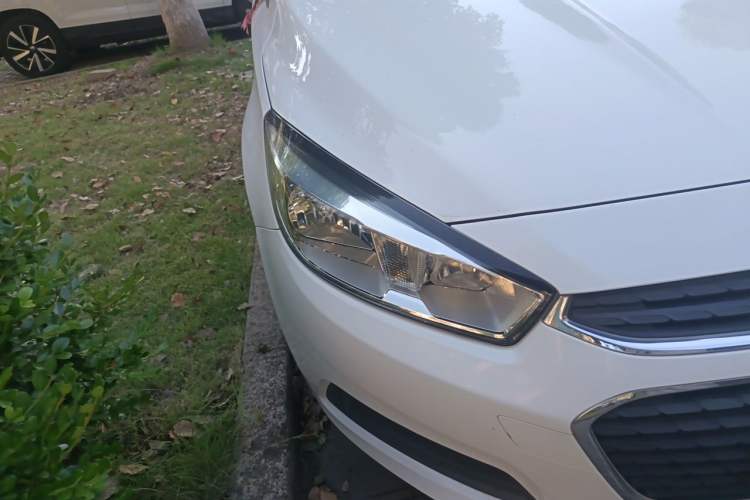 Used Chevrolet Cruze 2015 1.5L Automatic Fashion Navigation Edition Right Front Headlight