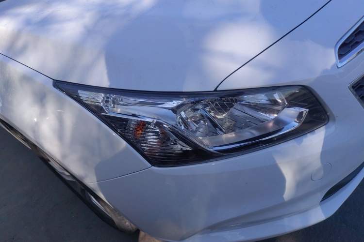Used Chevrolet Cruze 2015 1.5L Classic SE AT Right Front Headlight