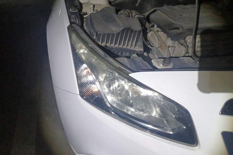 Used Chevrolet Cruze 2015 1.5L Classic SE MT Right Front Headlight