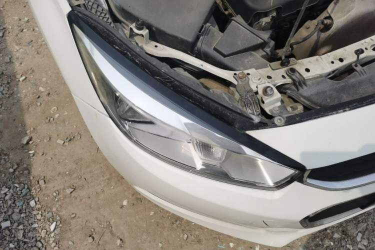 Used Chevrolet Cruze 2015 1.5L Automatic Fashion Navigation Edition Right Front Headlight