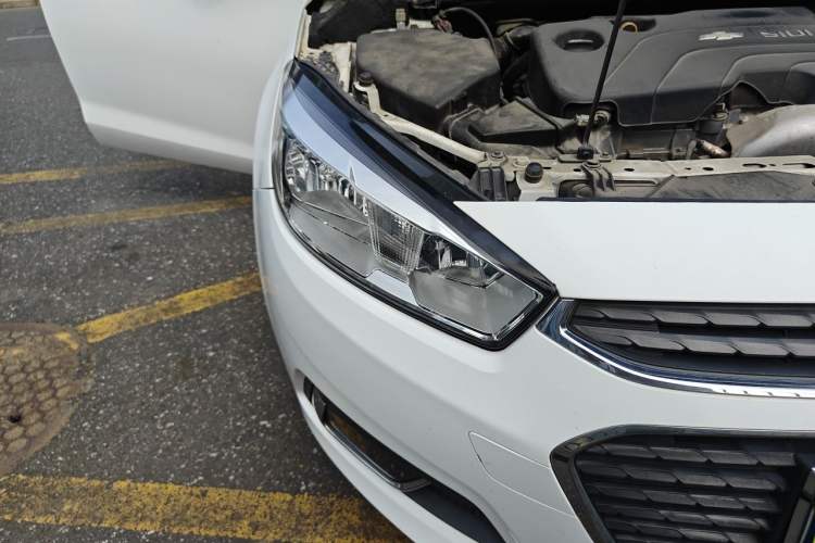 Used Chevrolet Cruze 2015 1.5L Manual Elite Edition Right Front Headlight