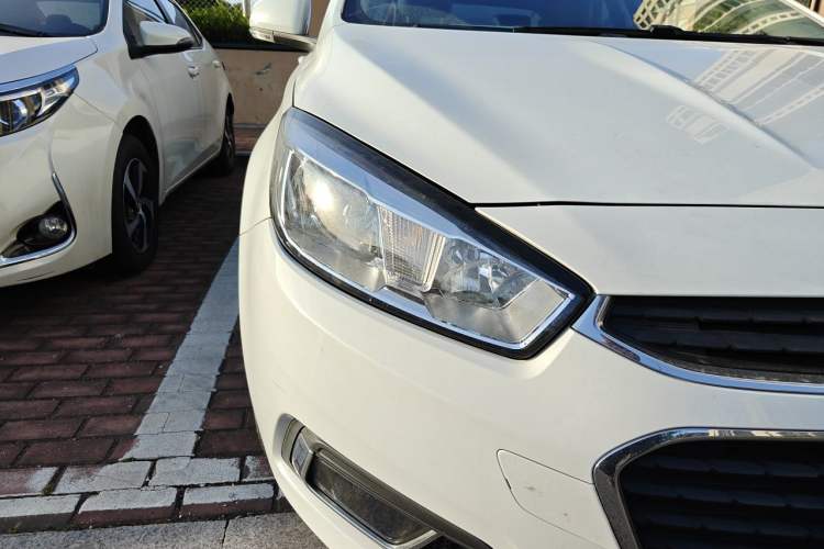 Used Chevrolet Cruze 2015 1.4T DCG Luxury Edition Right Front Headlight
