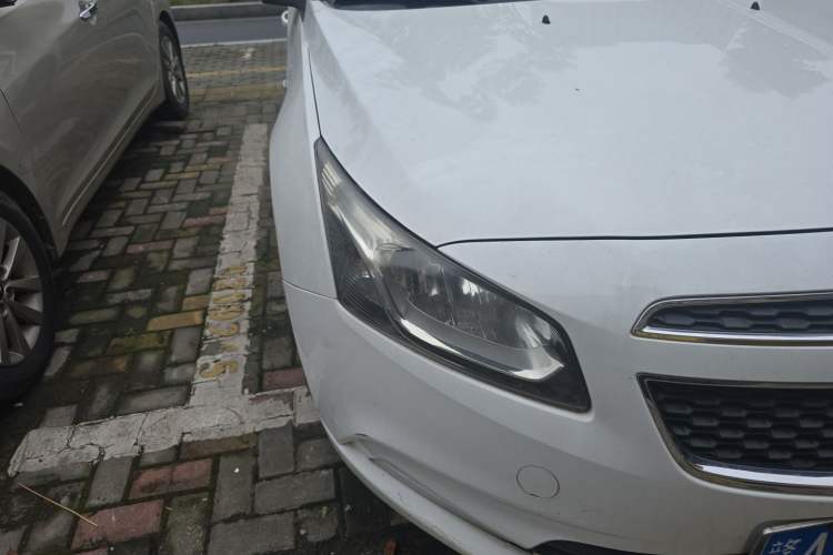 Used Chevrolet Cruze 2015 1.5L Classic SE MT Right Front Headlight