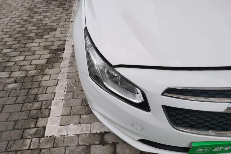 Used Chevrolet Cruze 2015 1.5L Classic SL MT Right Front Headlight