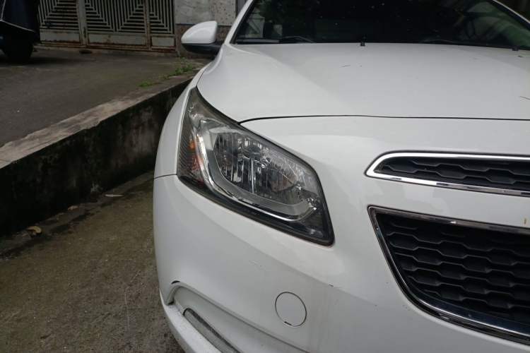 Used Chevrolet Cruze 2015 1.5L Classic SE MT Right Front Headlight