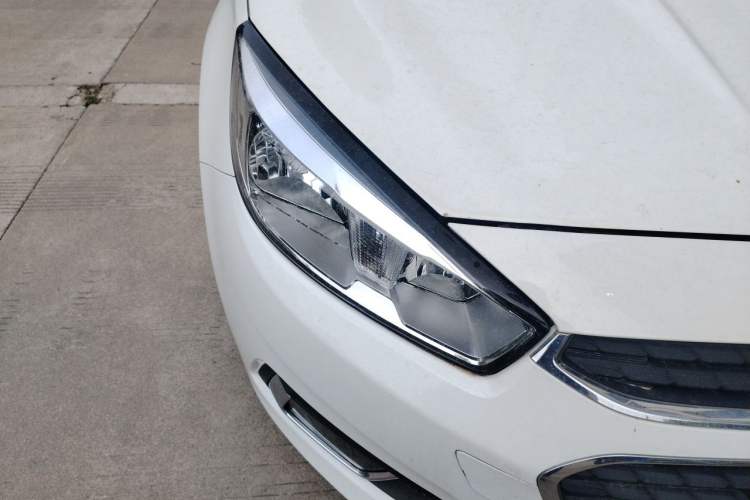 Used Chevrolet Cruze 2015 1.5L Automatic Luxury Edition Right Front Headlight