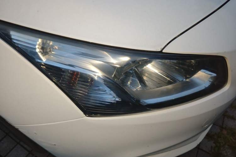 Used Chevrolet Cruze 2015 1.5L Classic SE AT Right Front Headlight