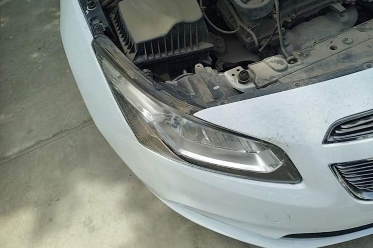 Used Chevrolet Cruze 2015 1.5L Classic SE MT Right Front Headlight
