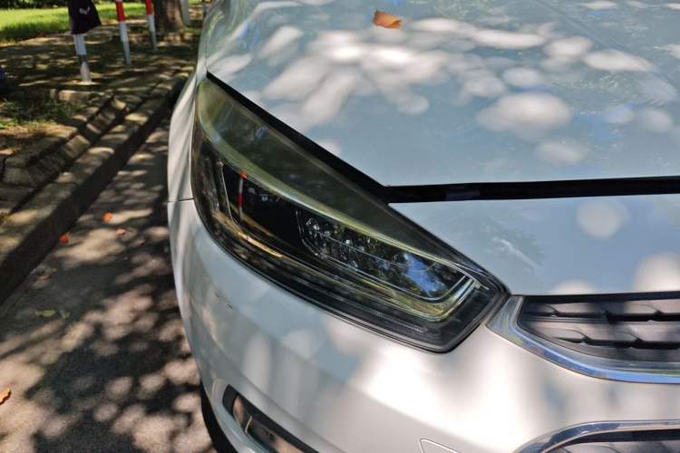 Used Chevrolet Cruze 2015 1.5L Automatic Luxury Edition Right Front Headlight