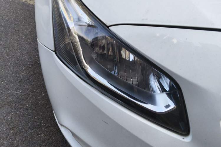Used Chevrolet Cruze 2015 1.5L Classic SL MT Right Front Headlight