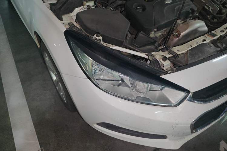 Used Chevrolet Cruze 2015 1.5L Automatic Fashion Navigation Edition Right Front Headlight