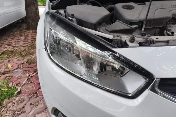 Used Chevrolet Cruze 2015 1.5L Automatic Luxury Edition Right Front Headlight