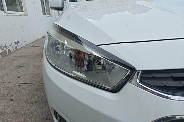 Used Chevrolet Cruze 2015 1.5L Automatic Luxury Edition Right Front Headlight