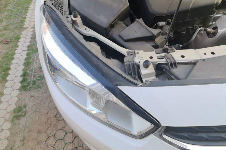 Used Chevrolet Cruze 2015 1.5L Automatic Luxury Edition Right Front Headlight
